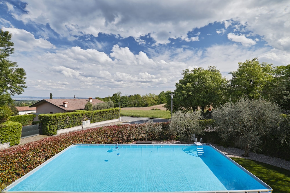Villa, Multiple Beds