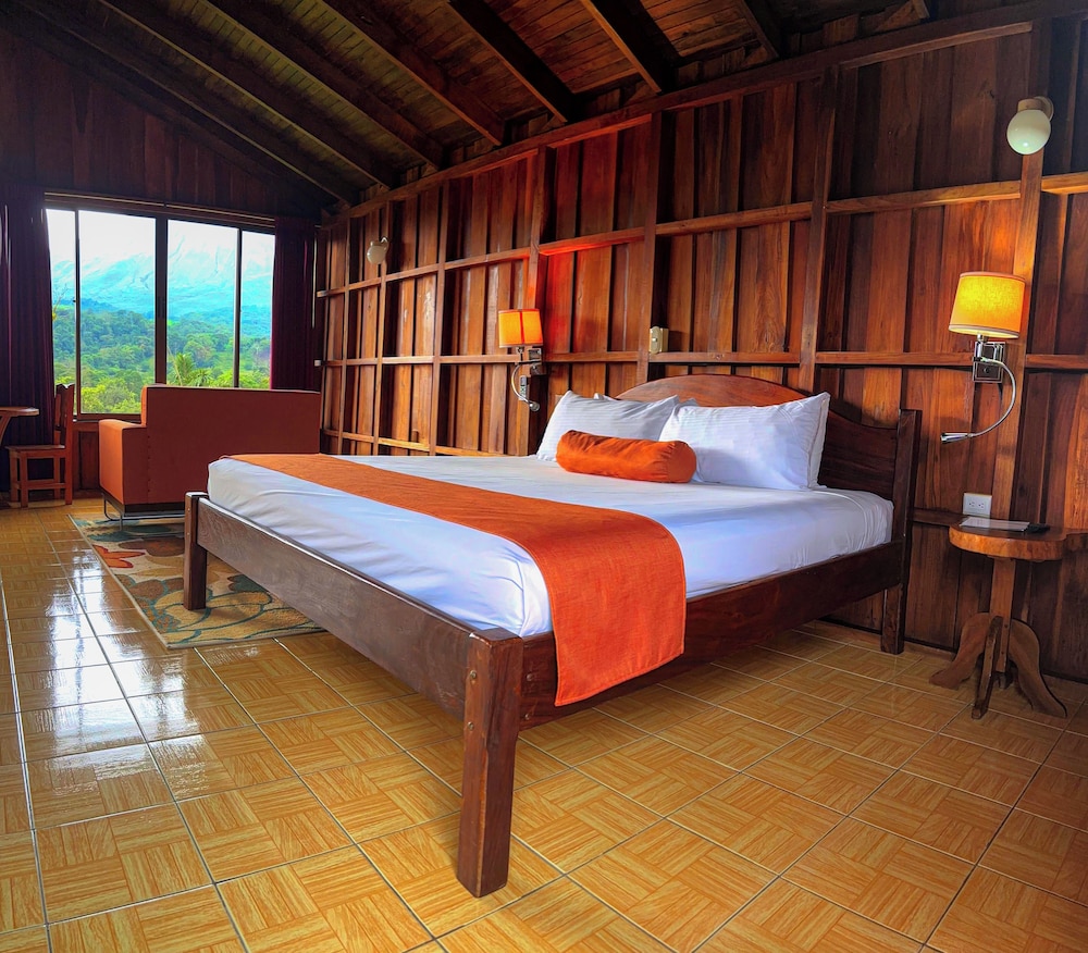 Deluxe Bungalow, 1 King Bed, Mountain View, Mountainside photo 1