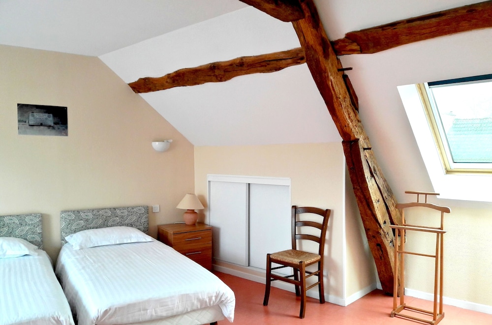 Standard Room, 2 Twin Beds photo 1