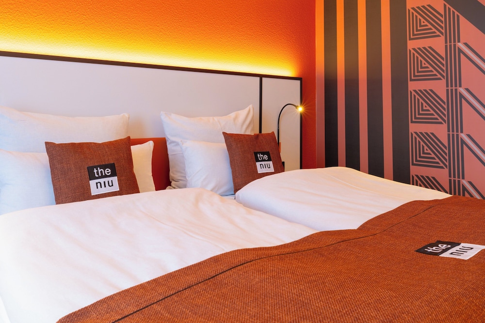 Premium Room, 1 Queen Bed - Photo 14