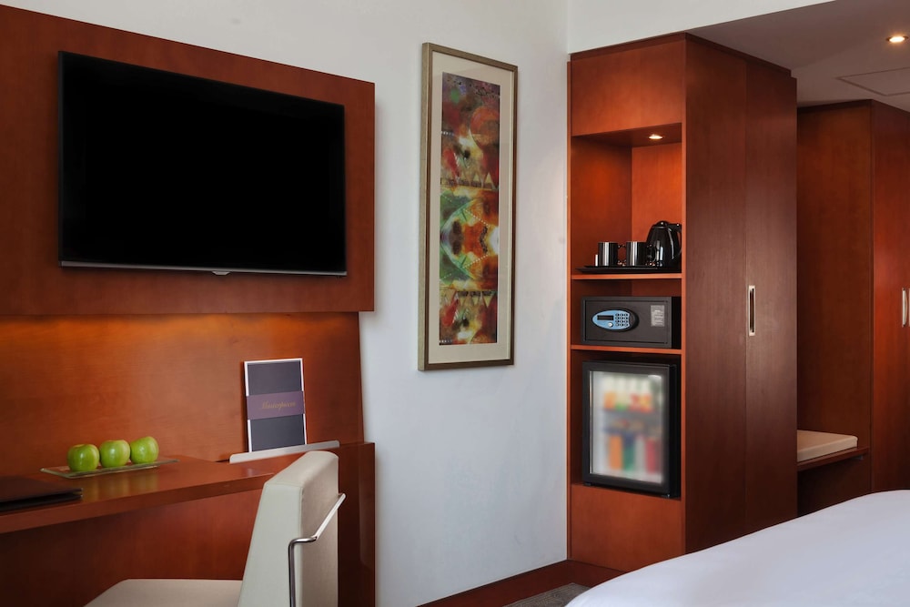 Room, 1 Double Bed, Pool View