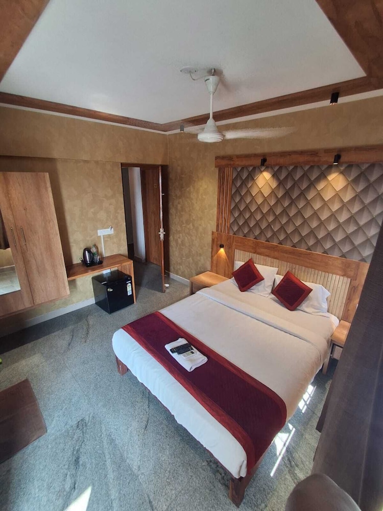 Deluxe Room, Balcony