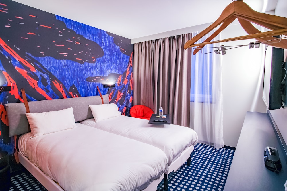 Standard Room, 2 Twin Beds - Photo 4