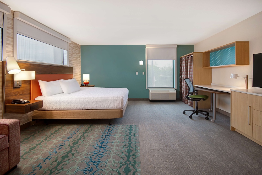 Studio, 1 King Bed, Accessible, Bathtub photo 2
