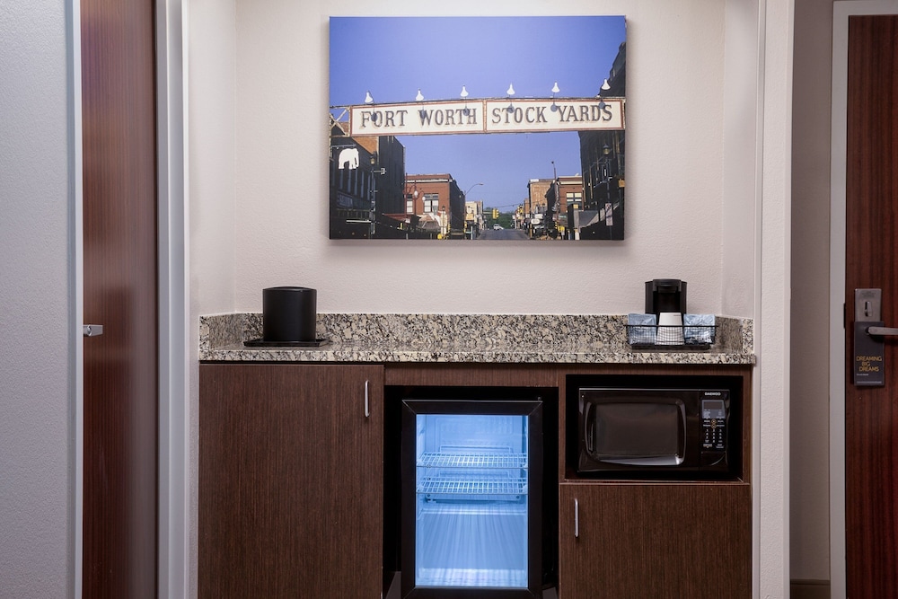 Suite, 1 Bedroom (Mobility/Hearing Accessible, Tub) photo 2