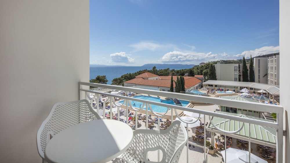 Superior Double Room, Balcony, Partial Sea View - Photo 4