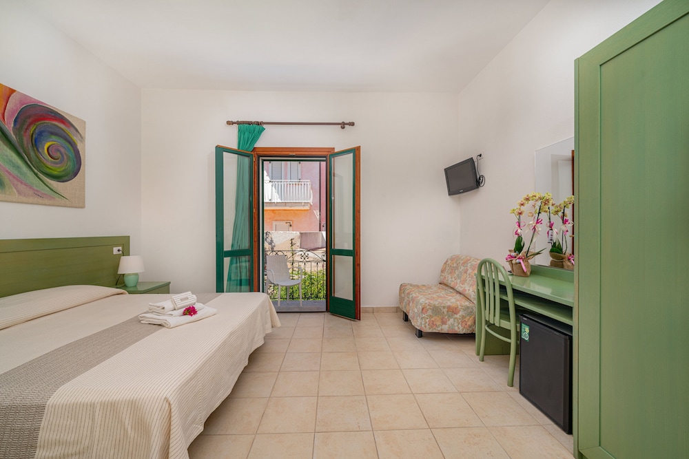 Superior Room, Balcony photo 1