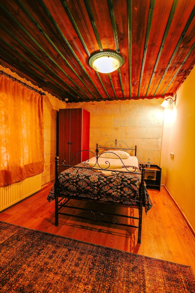 Basic Single Room - Photo 4