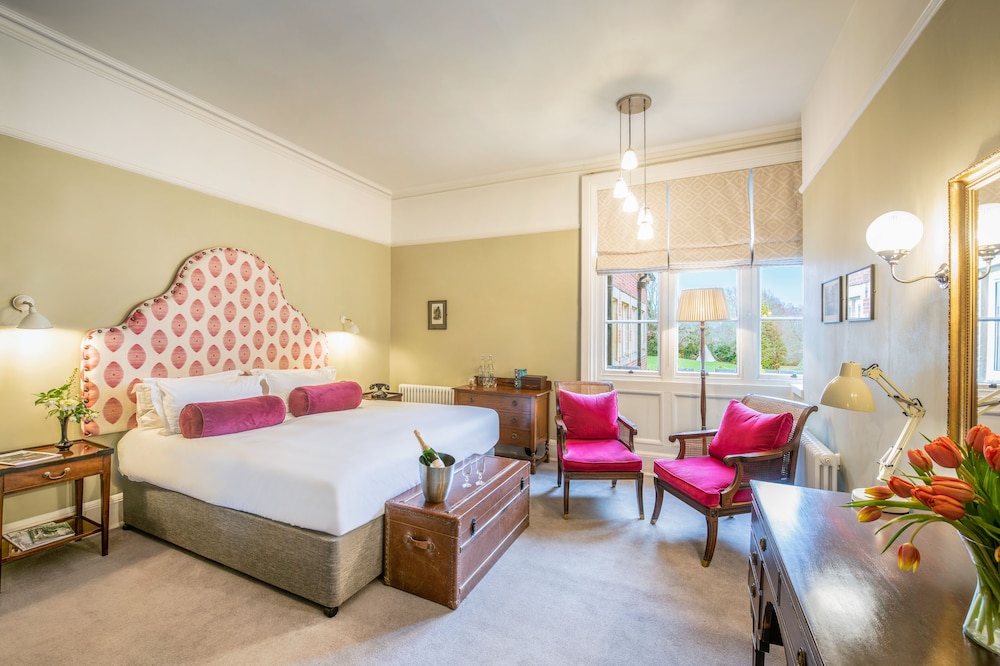 Deluxe Double or Twin Room (Single Use)