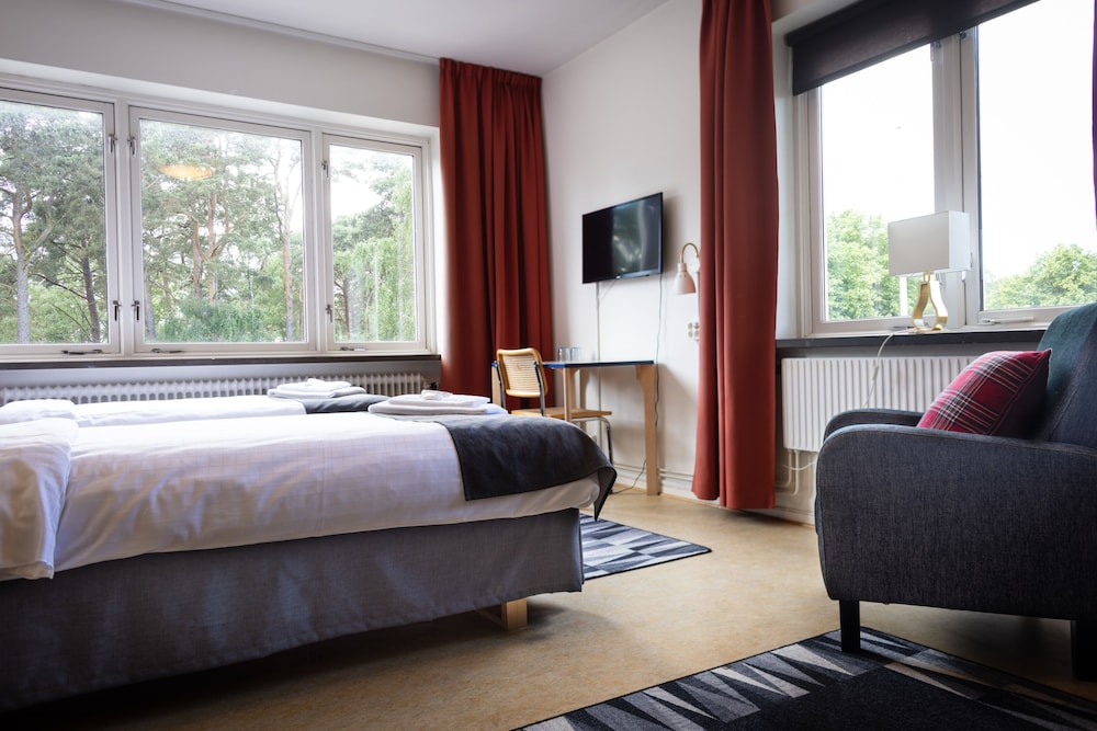 Basic Quadruple Room photo 3