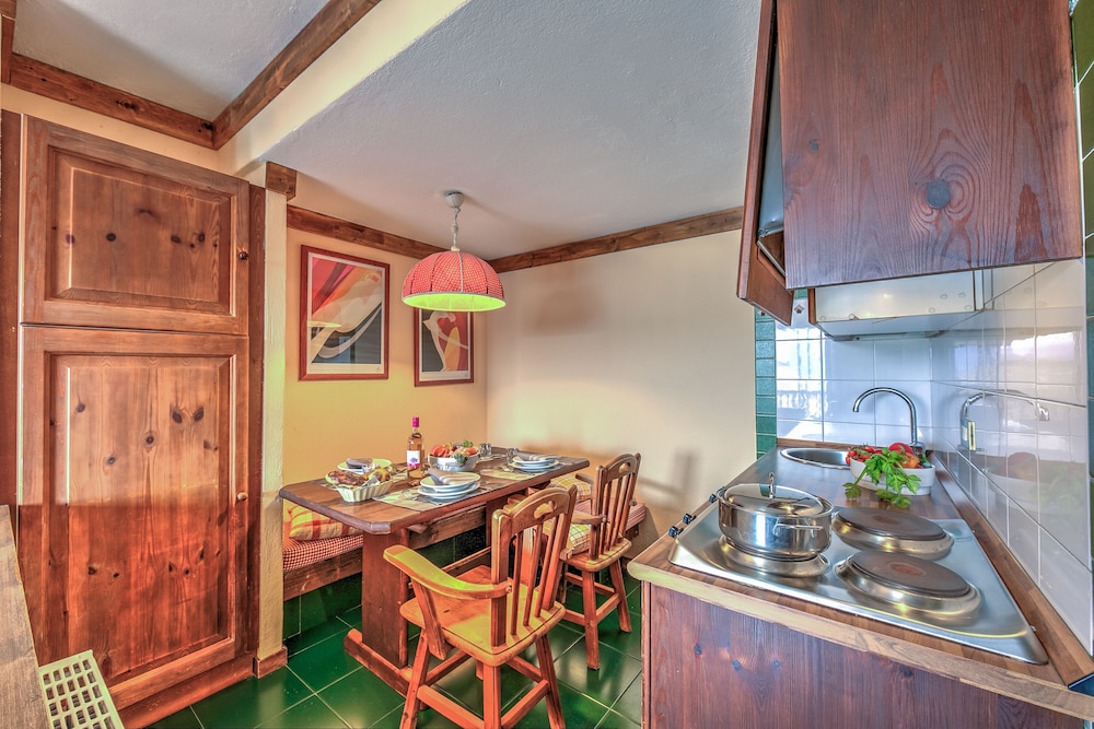 Family Apartment, Multiple Bedrooms, Mountainside (Grange Hike & Ski - 27D Sestriere) photo 2
