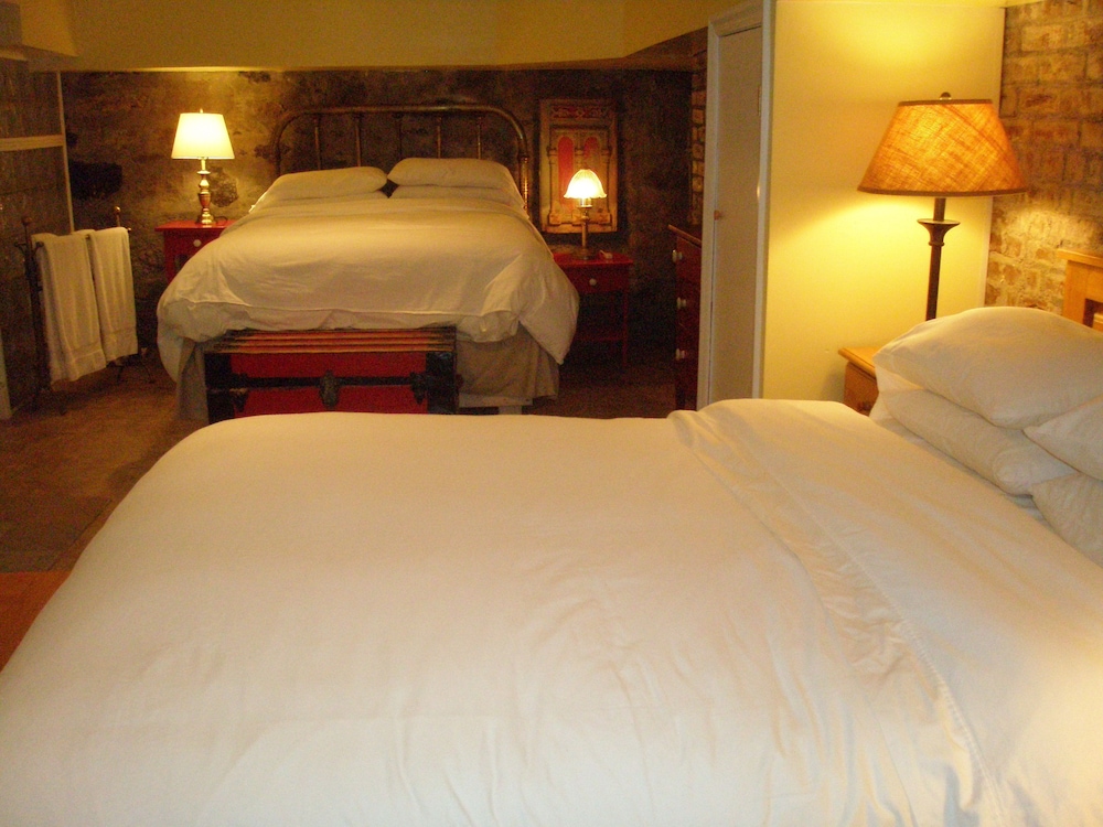 Stonewall Room photo 1