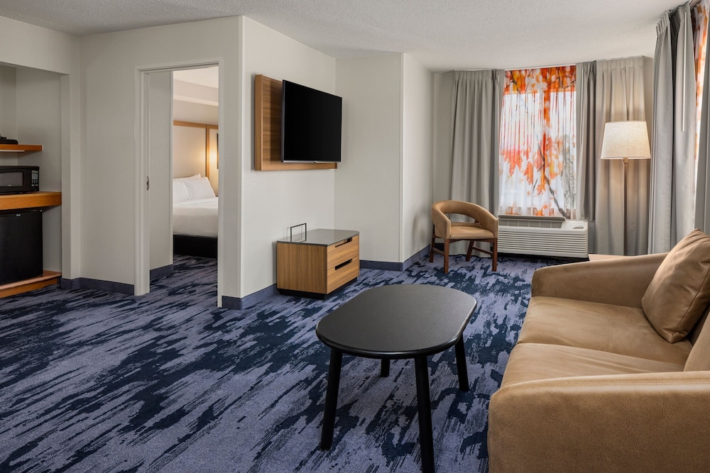Suite, 1 Bedroom - Photo 6