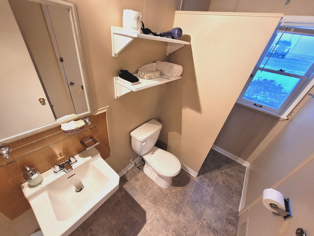 Superior Suite - Photo 9