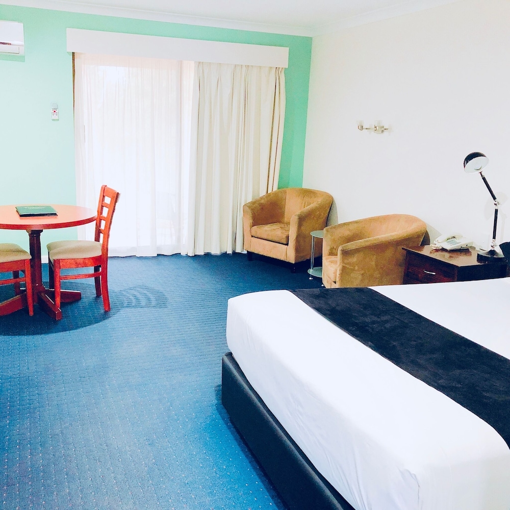Standard Queen Room with Garden View photo 3