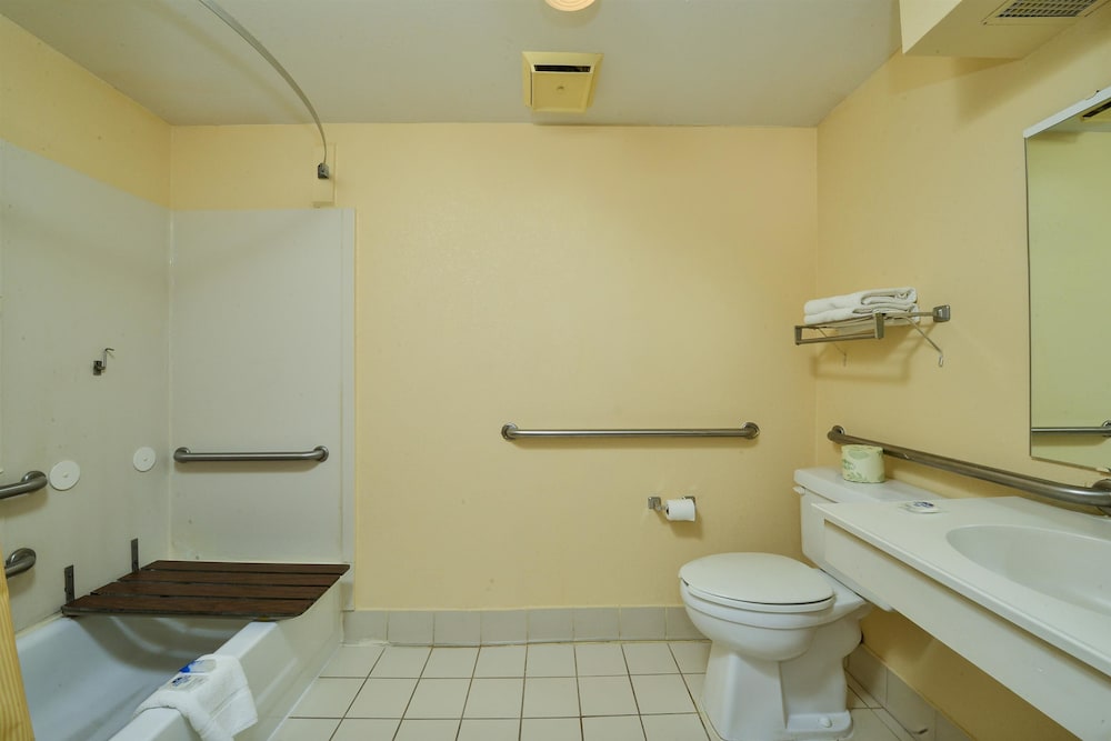 Room, 2 Double Beds, Accessible, Non Smoking photo 2