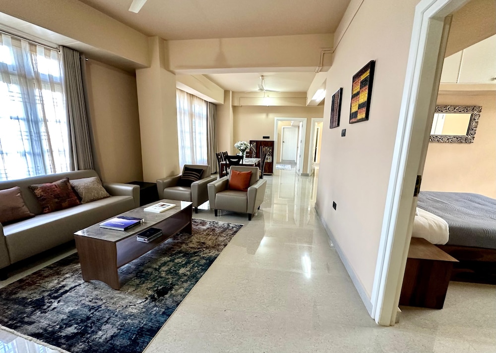 Apartment, Valley View