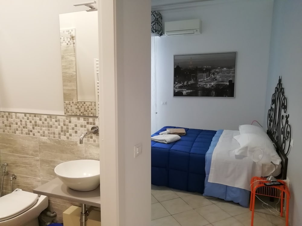 City Room, Ensuite