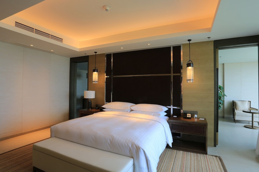 Family Suite, 2 Bedrooms, Tower photo 2