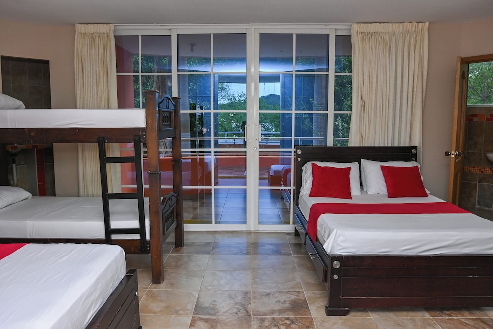 Family Twin Room, Multiple Beds, Mountain View photo 1