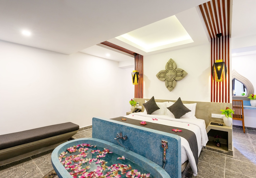 Deluxe Double Room, 1 King Bed - Photo 2