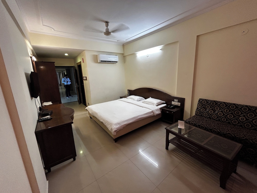 Basic Double Room, City View photo 3