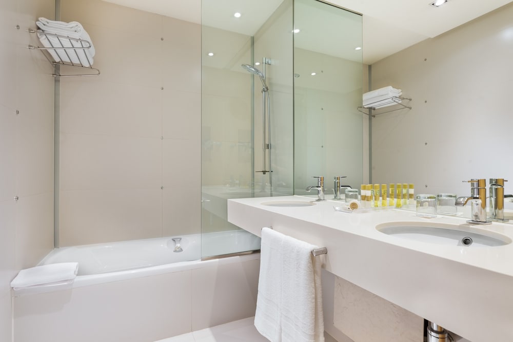 Family Suite (Executive) - Photo 7