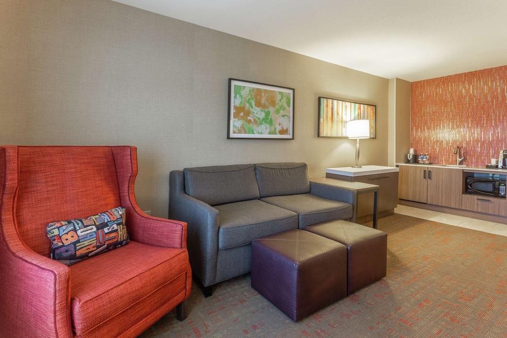 Executive Suite, 1 Bedroom - Photo 4