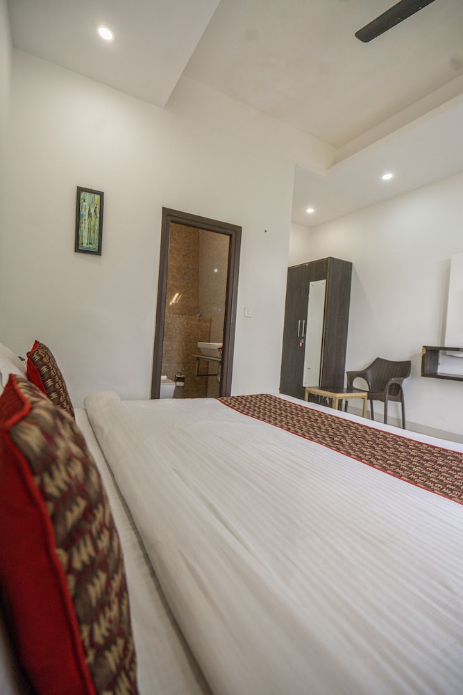 Deluxe Double Room - Photo 8