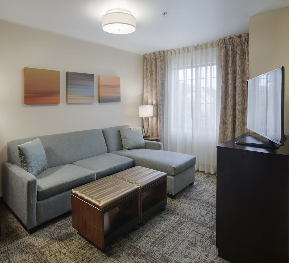 Suite, 2 Bedrooms, Kitchen (1 King, 2 Dbl) - Photo 2