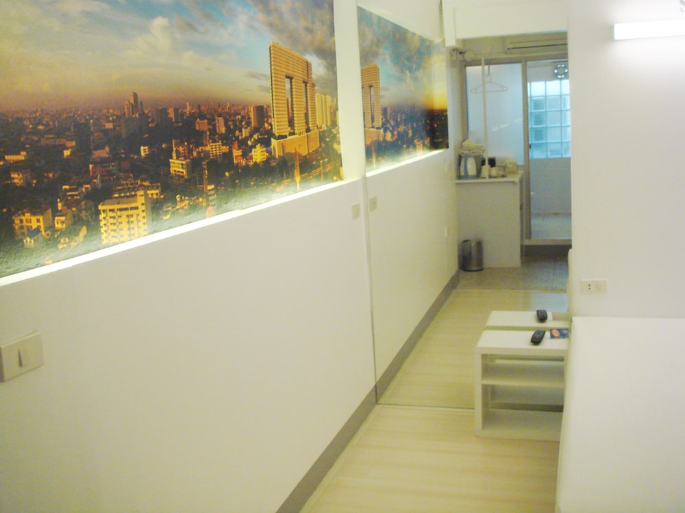 Budget Double Room With No Window photo 2