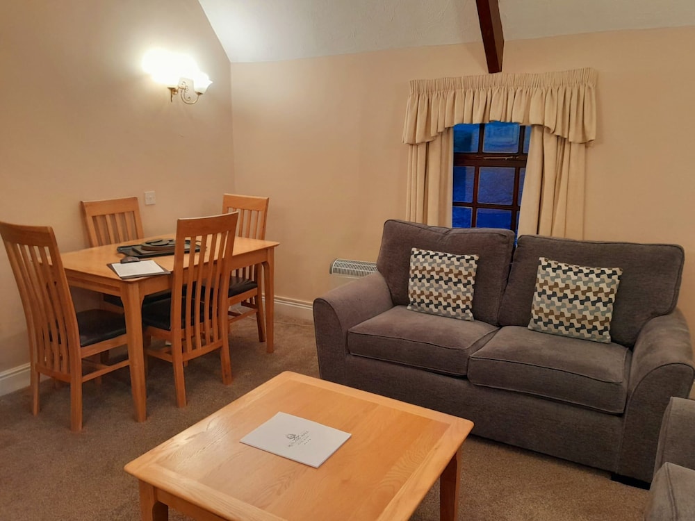 Stable Mews One Bedroom Apartment With Sofa Bed