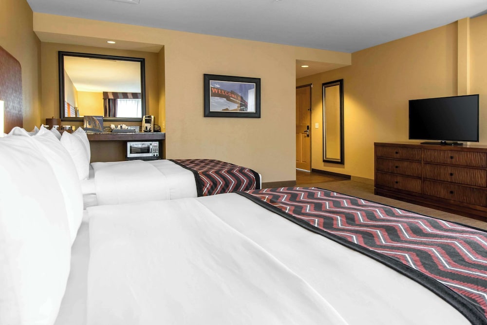 2 Queen Beds, Executive Room, Mountain View photo 3