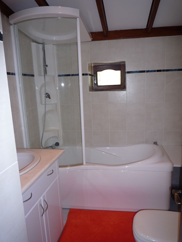 House, 1 Bedroom photo 3
