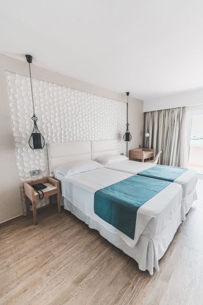 Deluxe Double Room, Sea View (Spa Access) photo 3