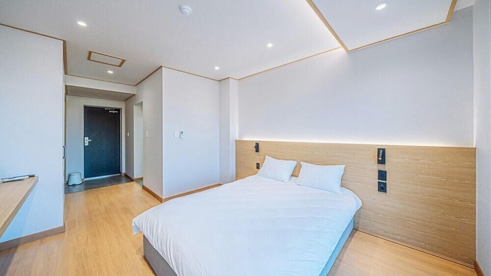 Room (202) photo 3