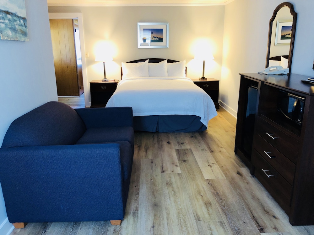 Room, 1 Queen Bed, Jetted Tub photo 1