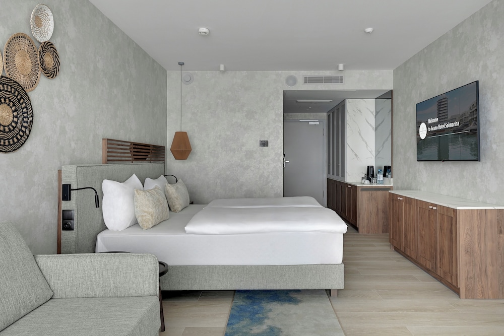 Premium Suite, Non Smoking photo 2