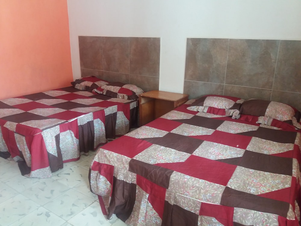 Basic Double Room, 2 Double Beds, Non Smoking, Garden View photo 3