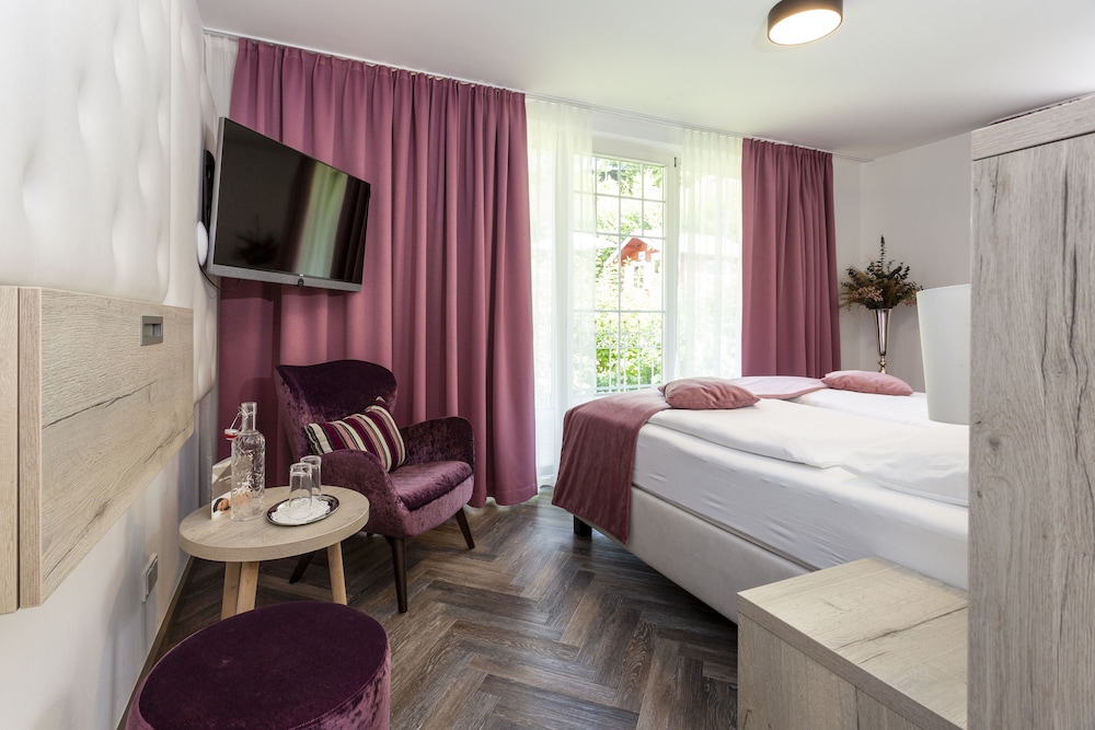 Deluxe Double Room, Garden View (6) - Photo 1