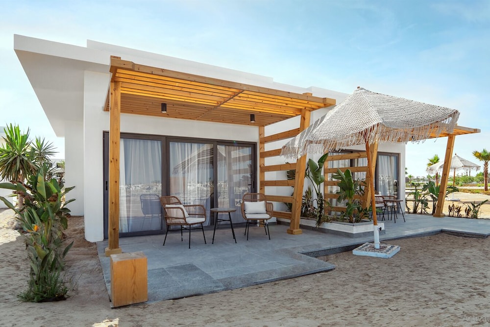 Deluxe Chalet, Beach View photo 1
