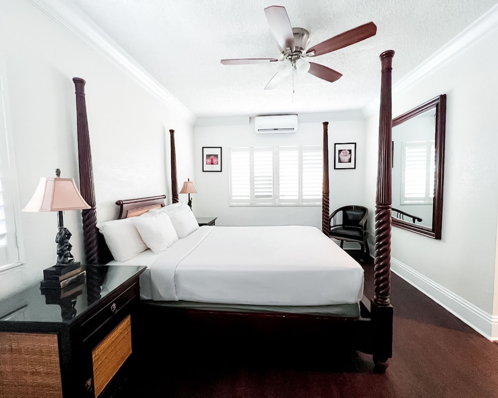 Standard Studio, 1 Queen Bed