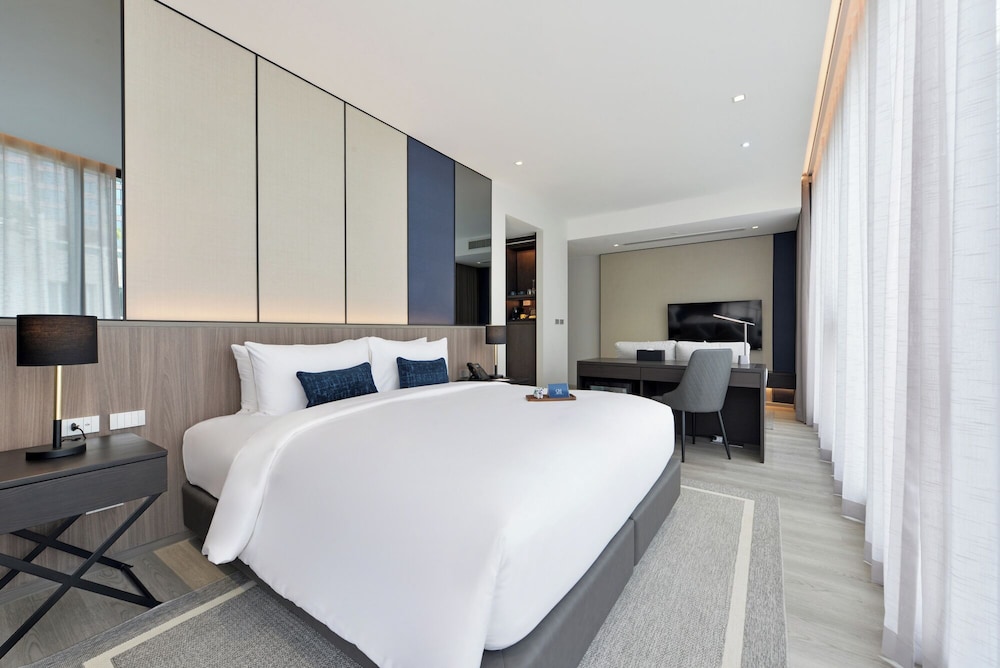 Deluxe Room, Bathtub