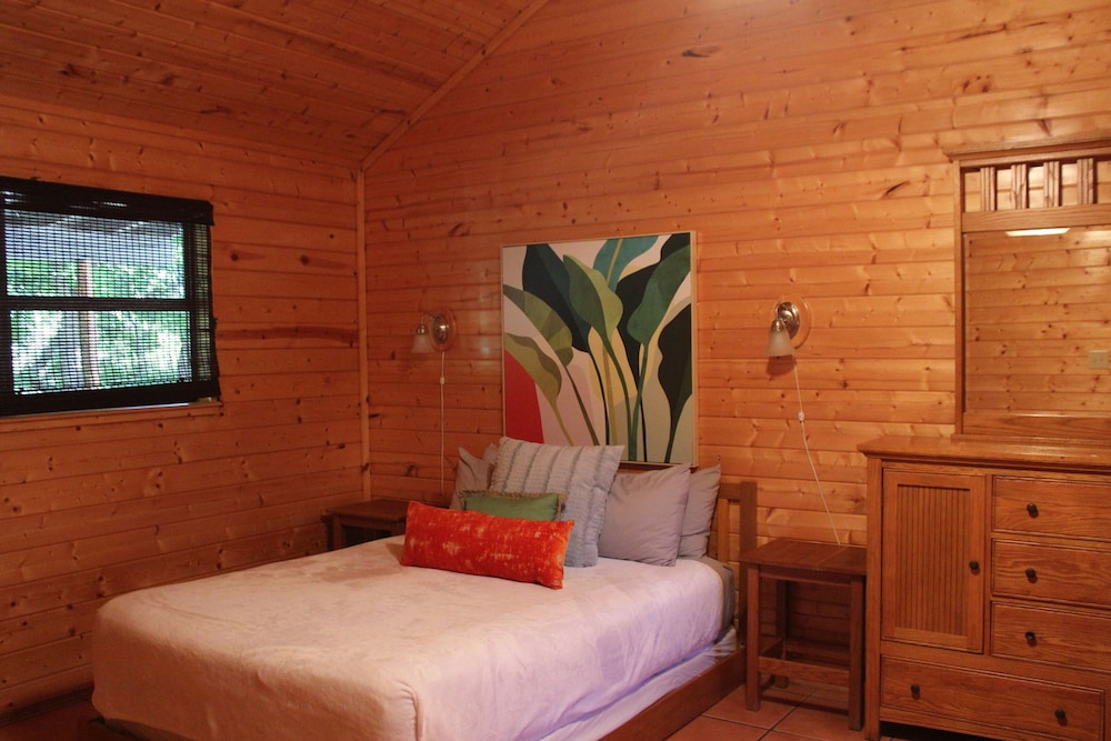 Premier Cabin, 2 Bedrooms, River View photo 3
