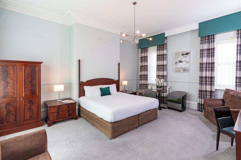 Family Room, 1 King Bed, Non Smoking (with Sofabed) - Photo 3
