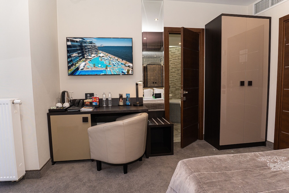 Standard Double or Twin Room, Terrace, Sea View photo 3