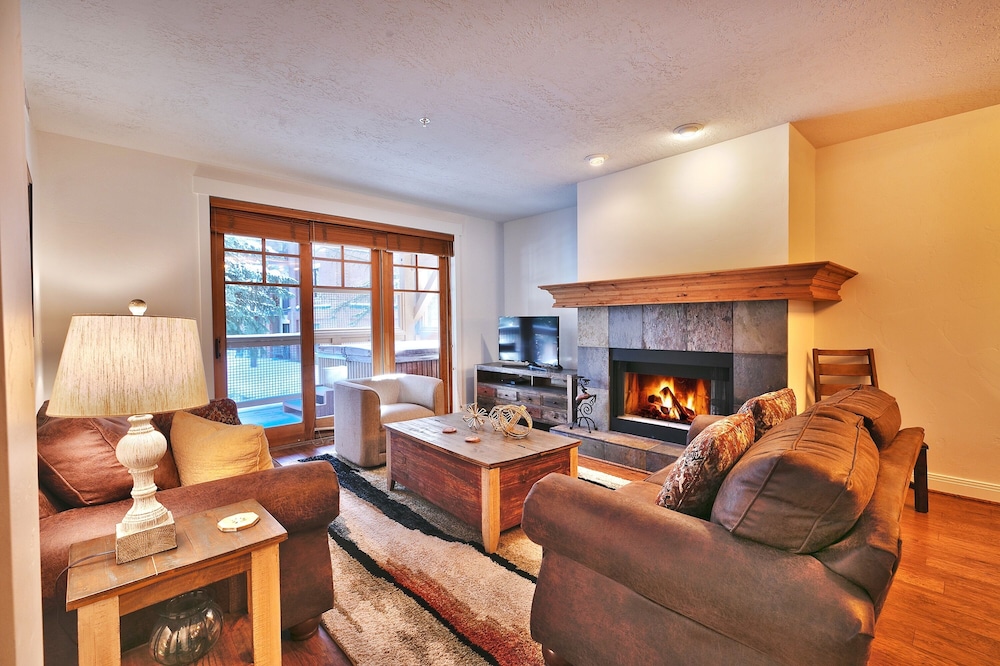 Condo, 3 Bedrooms