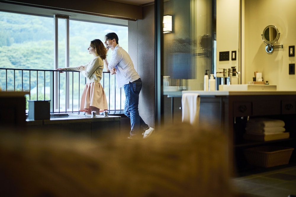 Suite, 2 Twin Beds, River View (Private Hot Spring) - Photo 5