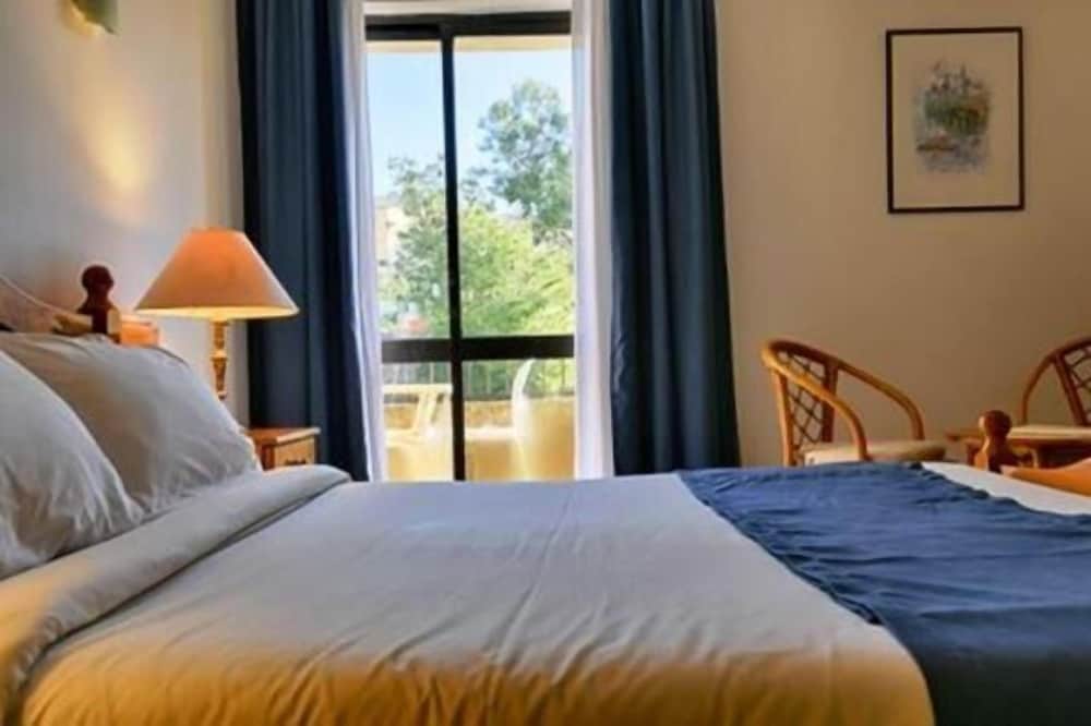 Quadruple Room (Entire Apartment with View)