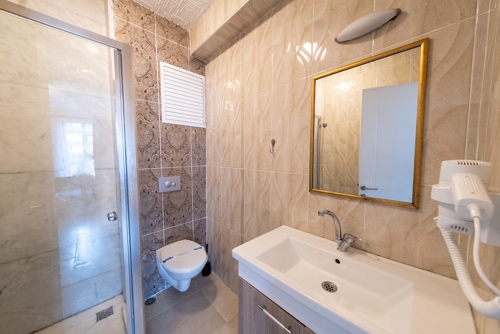 Deluxe Triple Room photo 2
